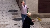 El vídeo viral de la pelea a escobazos entre dos señoras de Orense