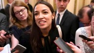 Congresista Alexandria Ocasio pide al gobierno de Estados Unidos que no entregue fondos para las Fuerzas Armadas y la Policía del Perú