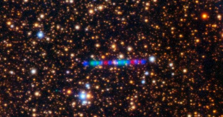 'Alien ship' hurtling towards Earth has 'hidden friend' that may crash into Mars