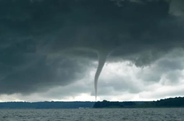 Emiten alerta meteorológica por “nubes convectivas con características tornádicas”: Revisa dónde y cuándo