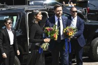 Vance visits Minneapolis victims