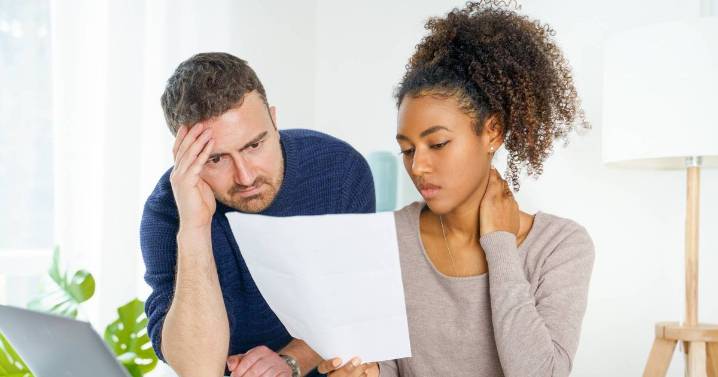 Universal Credit claimants warned by DWP to update living arrangements or face repayments