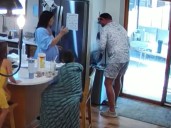 Una mujer embarazada salvó la vida de su esposo con una técnica particular: "Estaba en shock"