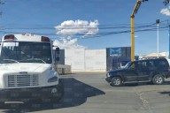 Maquiladora Marelli deja a empleados sin transporte por falta de pagos