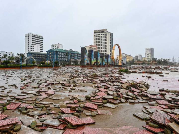 Tropical storm from former Typhoon Bualoi rips through Vietnam