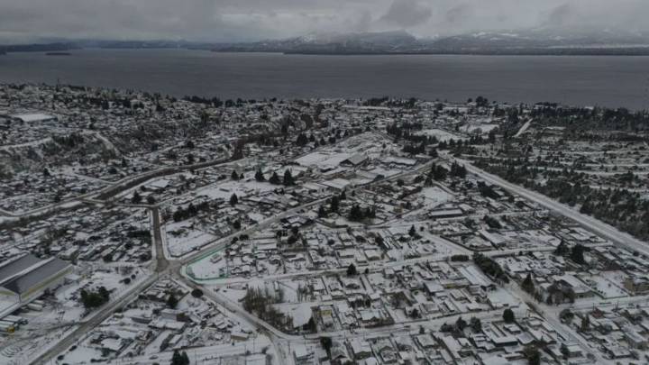 Bariloche blanco: una nevada tardía sorprendió a días de la primavera