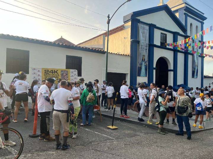 El pueblo de El Hatillo honra a sus patronos