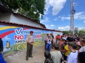 Jóvenes y militares enviaron un mensaje de paz y esperanza