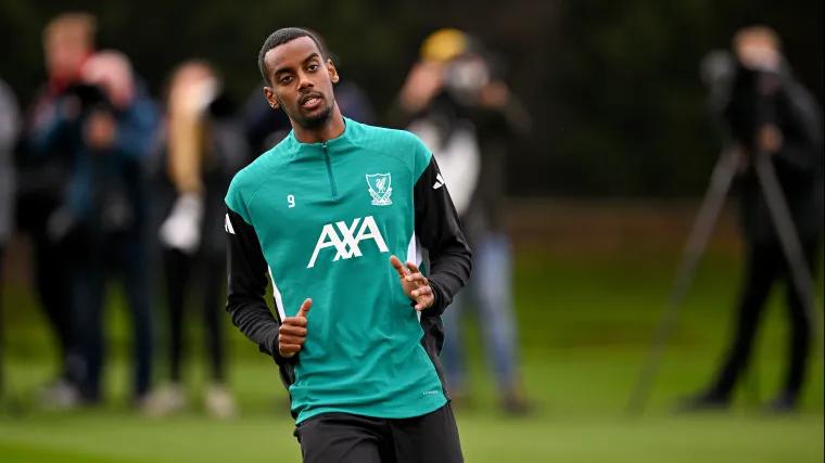 Liverpool vs. Everton lineups: Predicted starting XI, team news, injury latest as Slot makes Isak Merseyside derby decision