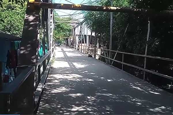 Líderes comunitarios denuncian el abandono del puente viejo de Gaira y piden intervención