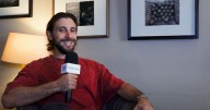 Emiliano Zurita explora la música y el caos de los 70