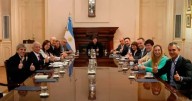 Tras la dura derrota contra el peronismo, Milei se reunió con sus funcionarios en Casa Rosada