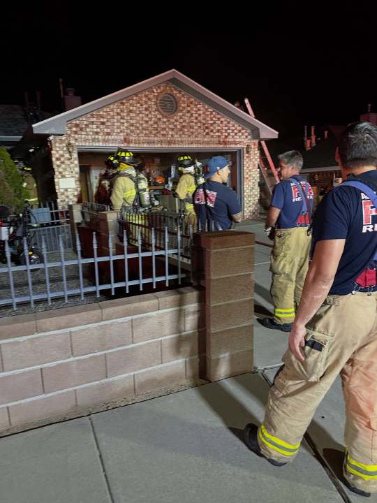 Animals killed, 2 people displaced by northwest Albuquerque house fire