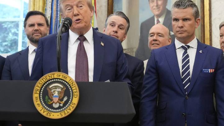 Trump to order federal intervention in Chicago, Baltimore