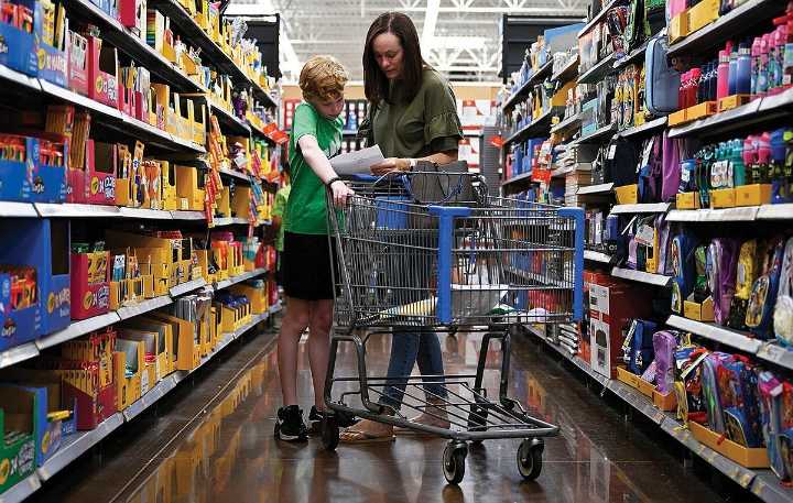 Arkansas’ consumers uncertain about future, but their outlook isn’t worsening, economist says