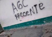 Capturan a seis personas mientras pintaban grafitis sobre el Clan del Golfo en Bogotá: tres son menores de edad