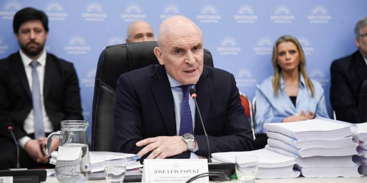 Presupuesto 2026: la oposición pidió la presencia de Caputo y que el acuerdo con el Tesoro pase por el Congreso
