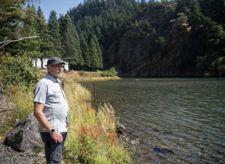Columbia River Gorge hatcheries suffer amid job losses, but volunteers stepping up