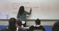 La obstinación de los buenos espejos: educación, identidad y ética en tiempos de productividad