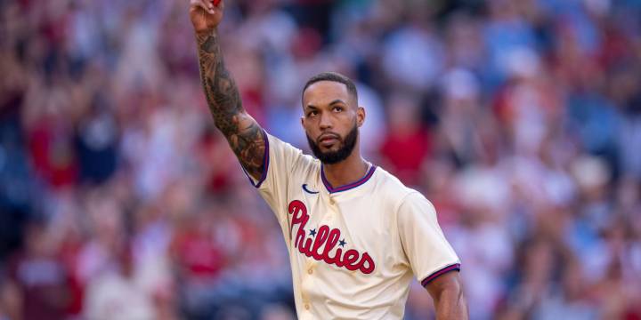 Phillies end regular season with walk