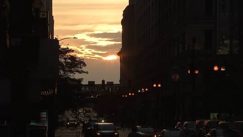 Chicagohenge 2025: Semi-annual Chicago sunset, sunrise phenomenon to appear in sky on first day of fall