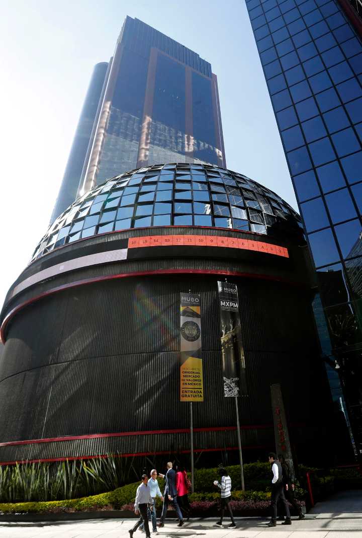 La bolsa mexicana avanza 0,05 % y su índice registra nuevo máximo con 60.679,53 unidades