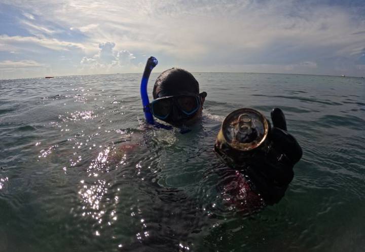 Recolectan más de 2.5 toneladas de residuos en el fondo marino de Playa del Carmen