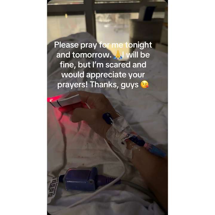 Kate Gosselin Asks for Prayers as She Posts Photo From Hospital Bed