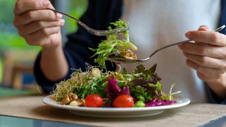 The Right Way To Eat Salad At Restaurants In France