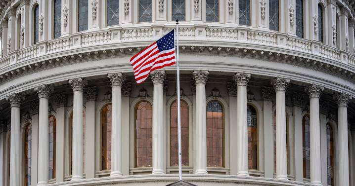 Government headed for shutdown after Senate rejects dueling spending plans