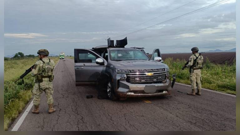 Ejército asegura vehículos y explosivos en El Tamarindo y Culiacancito