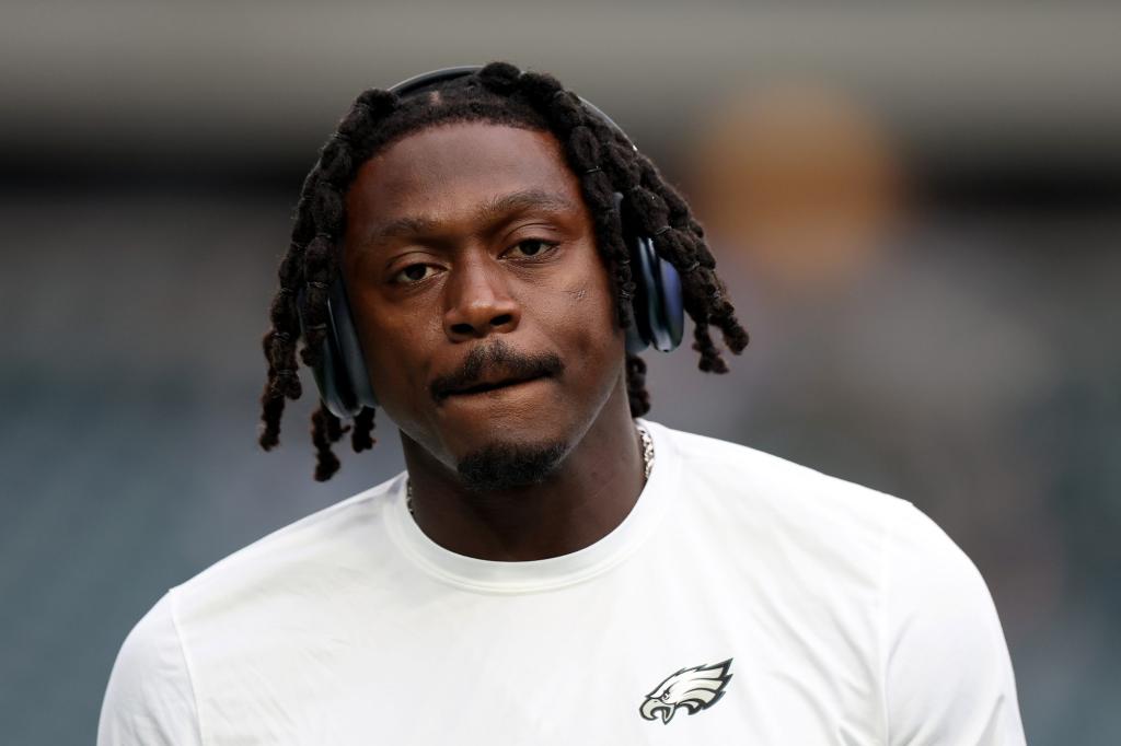 Eagles' A.J. Brown speaks out on shockingly quiet opening night