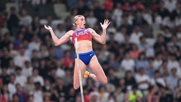 Katie Moon outduels Sandi Morris for pole vault three
