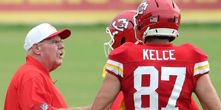 Andy Reid Responds to Tense Exchange with Travis Kelce During Chiefs’ Sunday Night NFL Game | Andy Reid, Football, Kansas City Chiefs, nfl, Travis Kelce