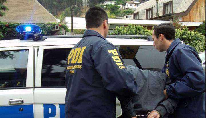 Más mil imágenes de carácter pornográfico: trabajador de juguetería fotografiaba partes íntimas de clientas