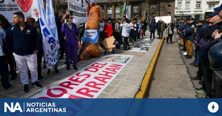 El Hospital Garrahan anunció un paro para mañana: "A Milei lo vetamos en la calle"