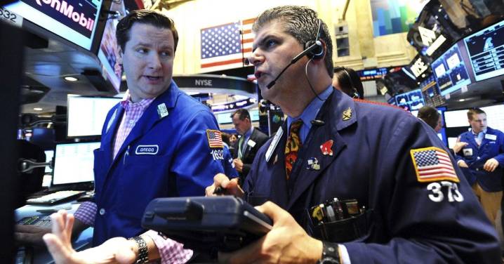 Cierra Wall Street mixto en la mejor sesión de la historia de Oracle desde 1992