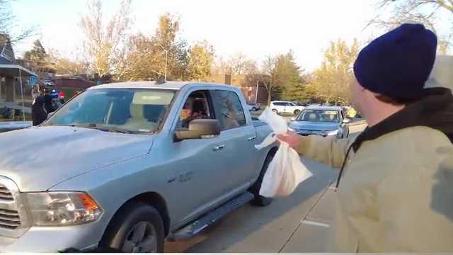 Hy-Vee, WDM handing out free meals Monday afternoon