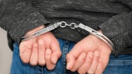 Arrestan en Laredo a mujer y dos hombres; atracaron a un sujeto en un hotel