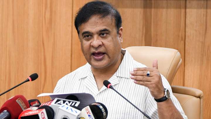 24 Bangladeshis apprehended by Assam Police, sent back: Himanta