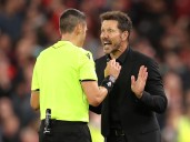 La furia de Diego Simeone con un hincha que provocó su expulsión en Liverpool vs Atlético de Madrid por la Champions: el descargo del DT argentino