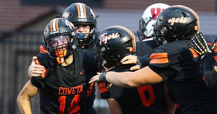 Coweta routs Prairie Grove, surpasses last year's win total