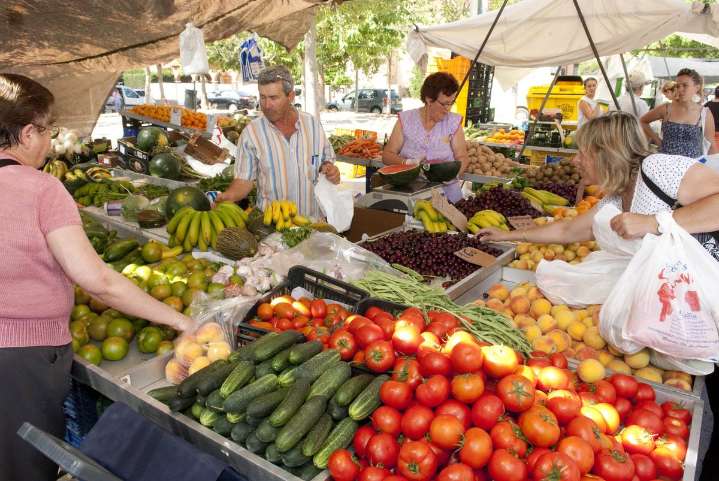 Los mercadillos de Cartagena permanecerán abiertos durante el festivo de Carthagineses y Romanos