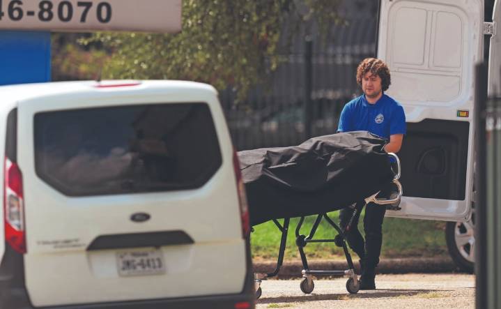Tiroteo en oficina del ICE en Dallas deja un migrante muerto