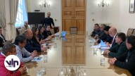 Senadora Vodanovic junto a familiares de tripulantes del "Bruma" se reúnen con el ministro Elizalde