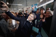 En campaña. Kicillof redobló sus críticas a Milei: “No debería gobernar alguien que de la espalda a personas con discapacidad”