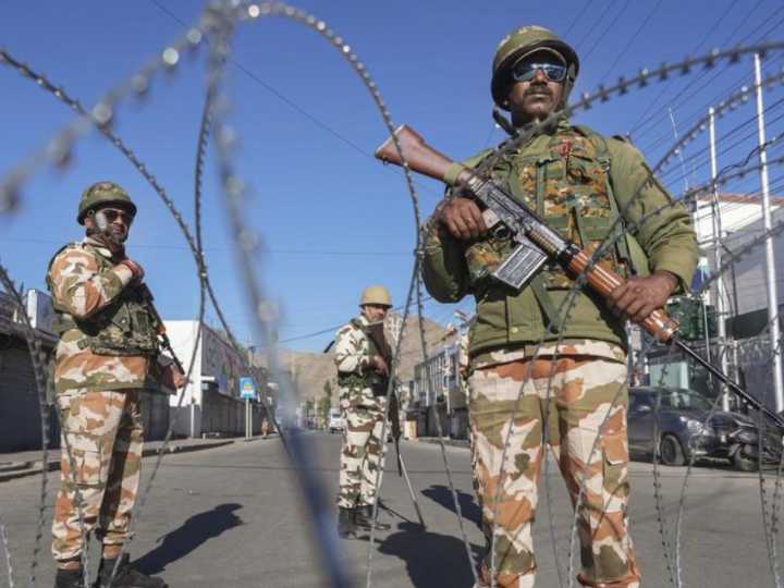 Curfew Continues in Leh for Third Day; MHA Team Reviews Security, Talks with LAB