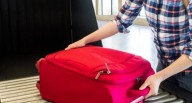 Estos artículos de uso diario ahora están prohibidos en la maleta facturada, advierte la TSA