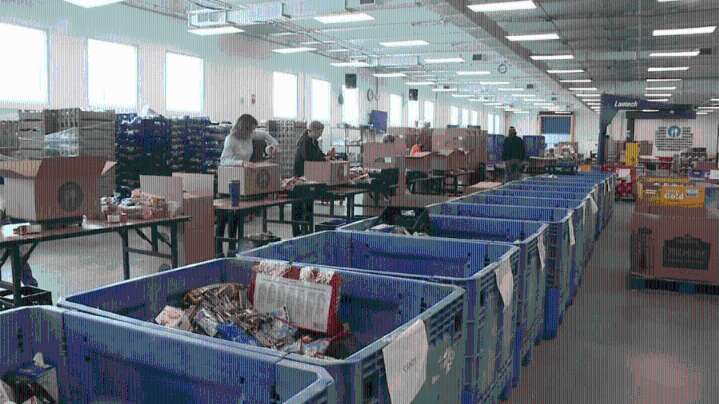 Local food bank gets big boost from Smucker