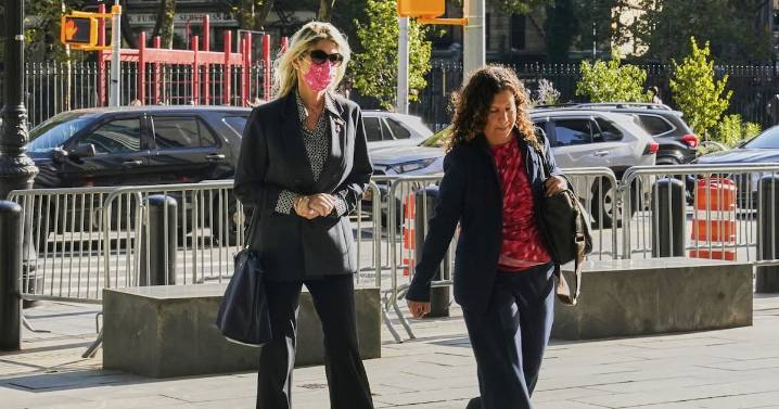 Menendez bribery scheme: Wife of senator gets prison sentence